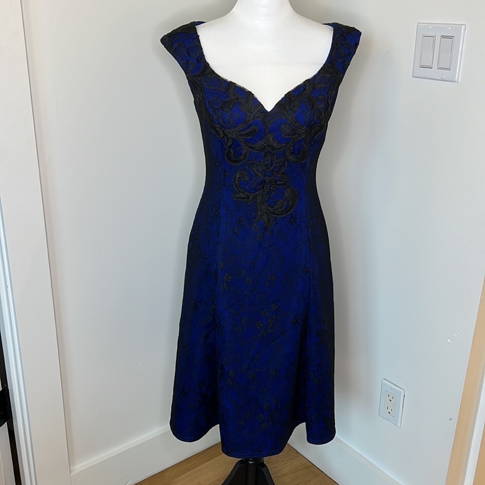 Tadashi Shoji Lace Cocktail Dress Blue Black Fit Flare Evening Size 2